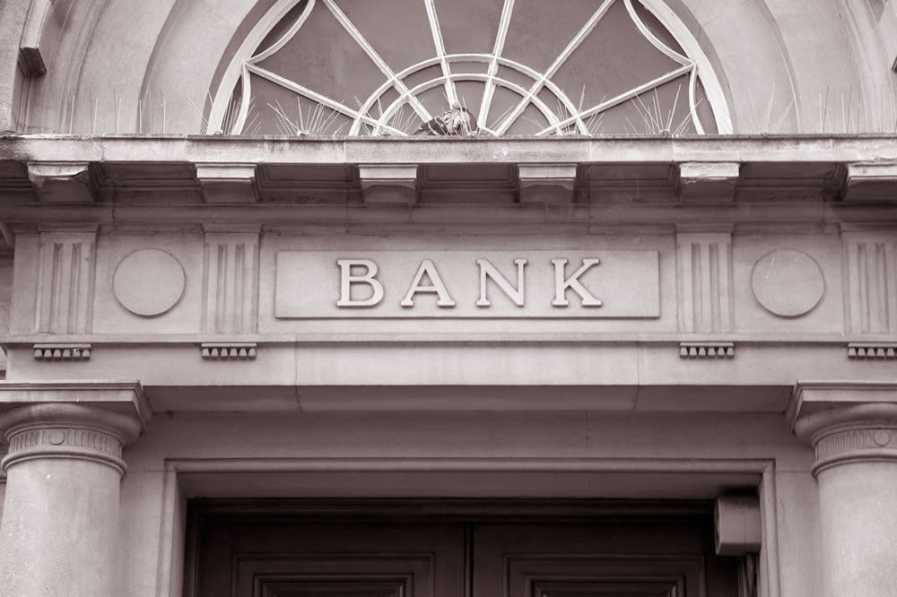 What you need to know about interest rates and why banks are hesitating to pass down the savings